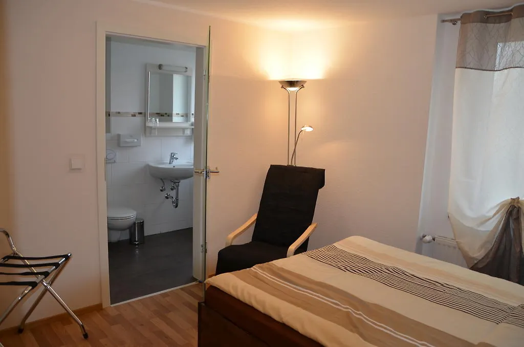 Pension Laabs Schönefeld 0*,  Alemania